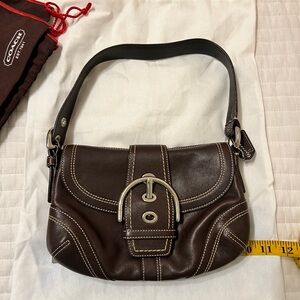 Coach Soho Brown Leather small Shoulder Bag Y2K Vintage Buckle Flap 10316
